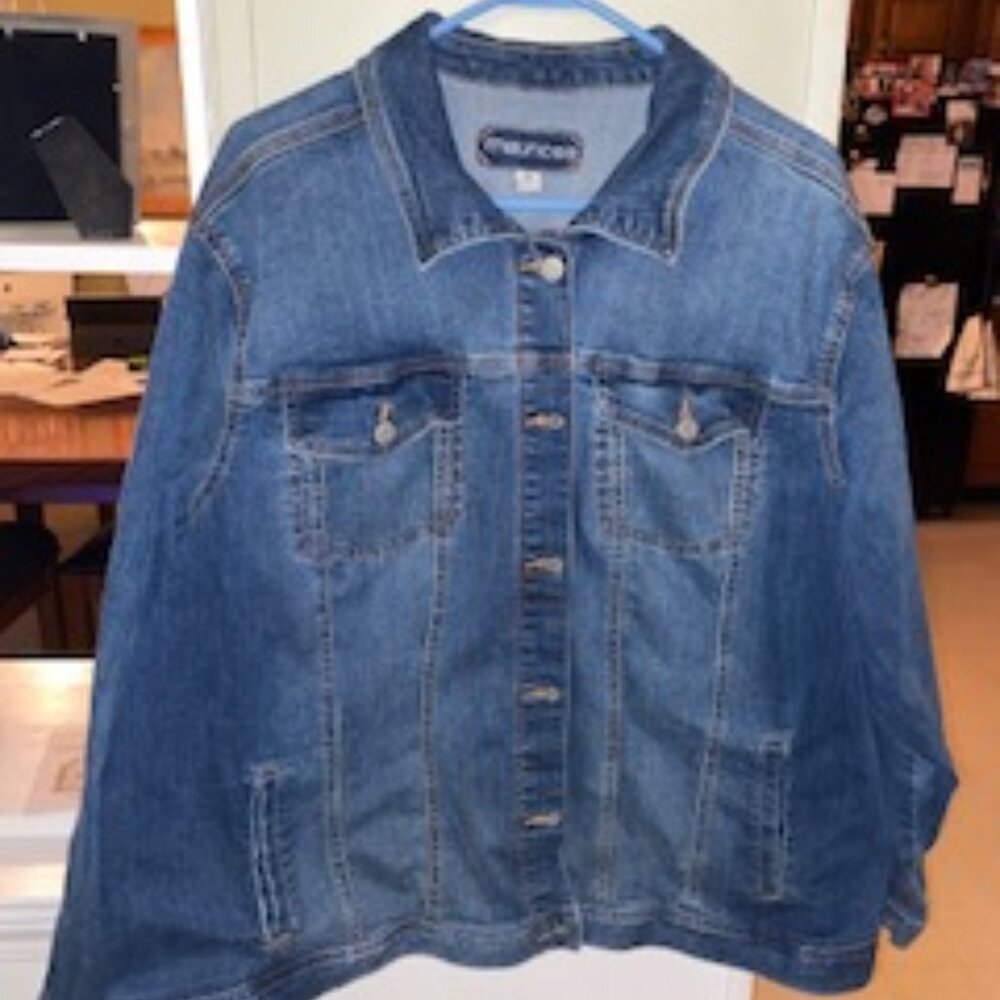 REDUCED IN TIME FOR SPRING....4X Maurices Womens Jean Jacket
